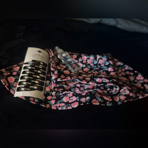 Divided H&M Skirt With Hair Clips And Body Fragrance Spray - Picture 6 of 8